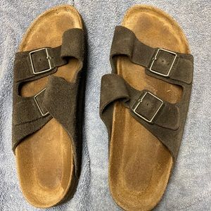 Birkenstock’s size 41!